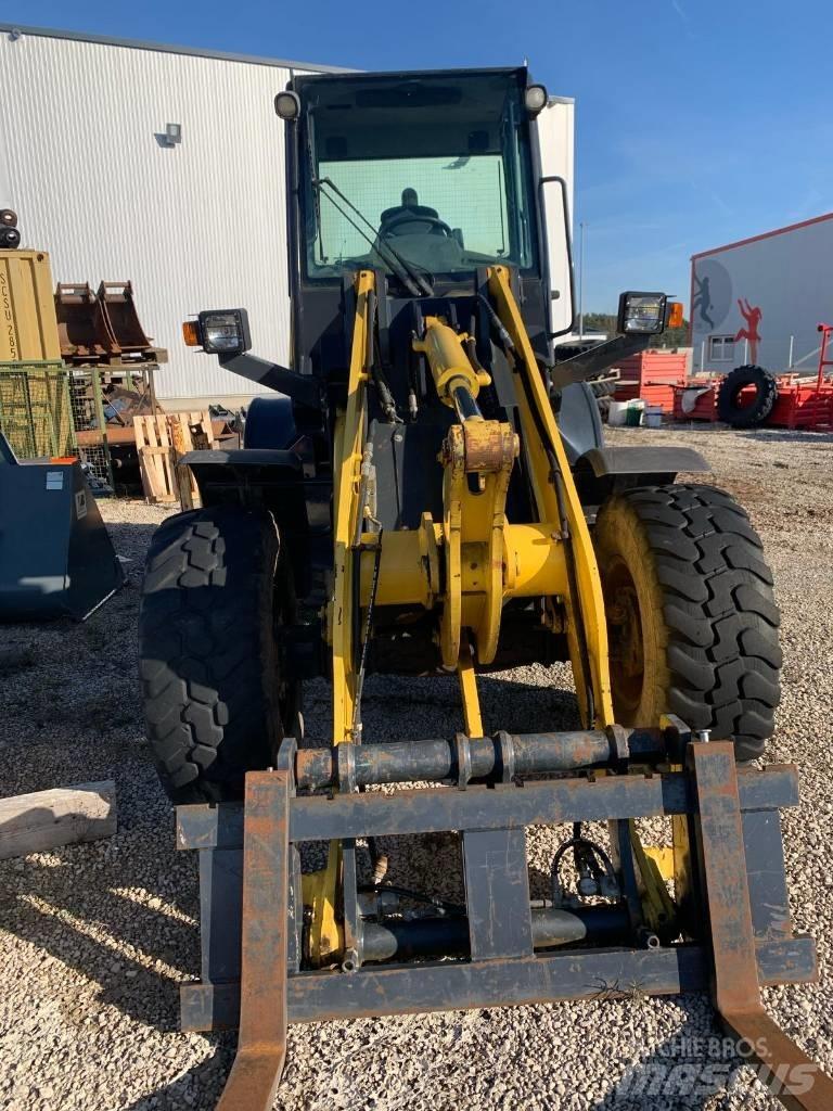 Komatsu WA 90-6 Фронтальные погрузчики