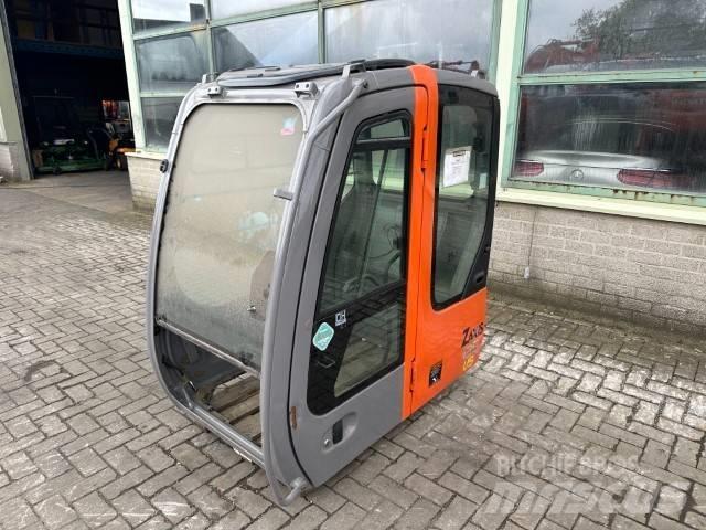 Hitachi Zaxis Кабины и интерьер