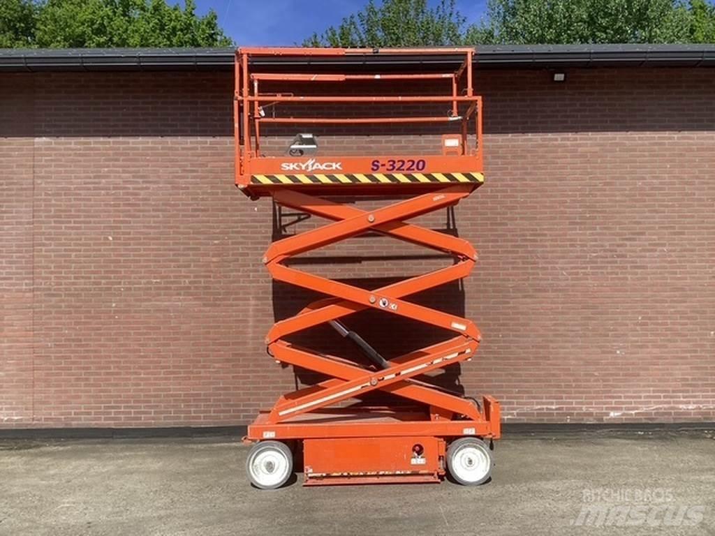 SkyJack SJIII3220 Ножничные подъемники