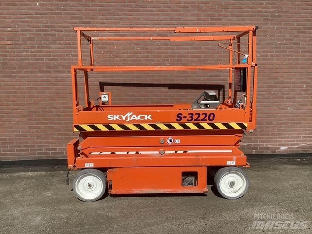 SkyJack SJIII3220 Ножничные подъемники