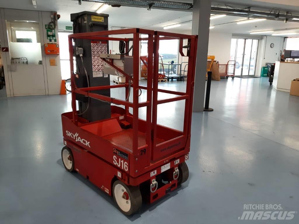 SkyJack SJ 16 Вертикальные мачтовые подъемники