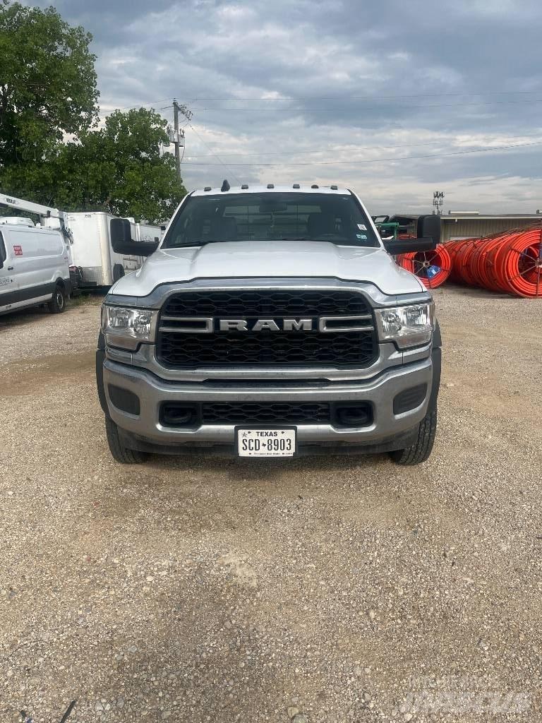 RAM 5500 Грузовики-платформы/боковая разгрузка