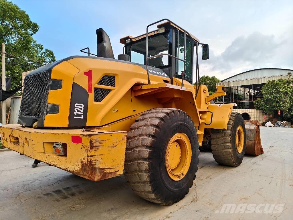 Volvo L 120 Фронтальные погрузчики