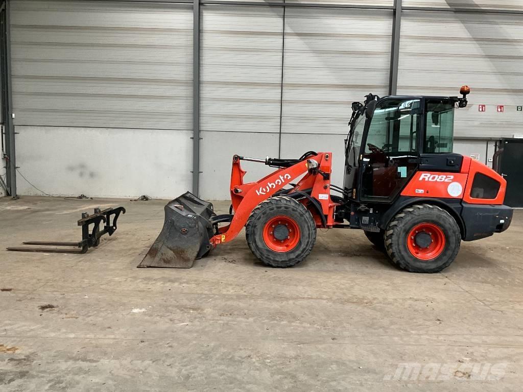 Kubota R 082 Фронтальные погрузчики