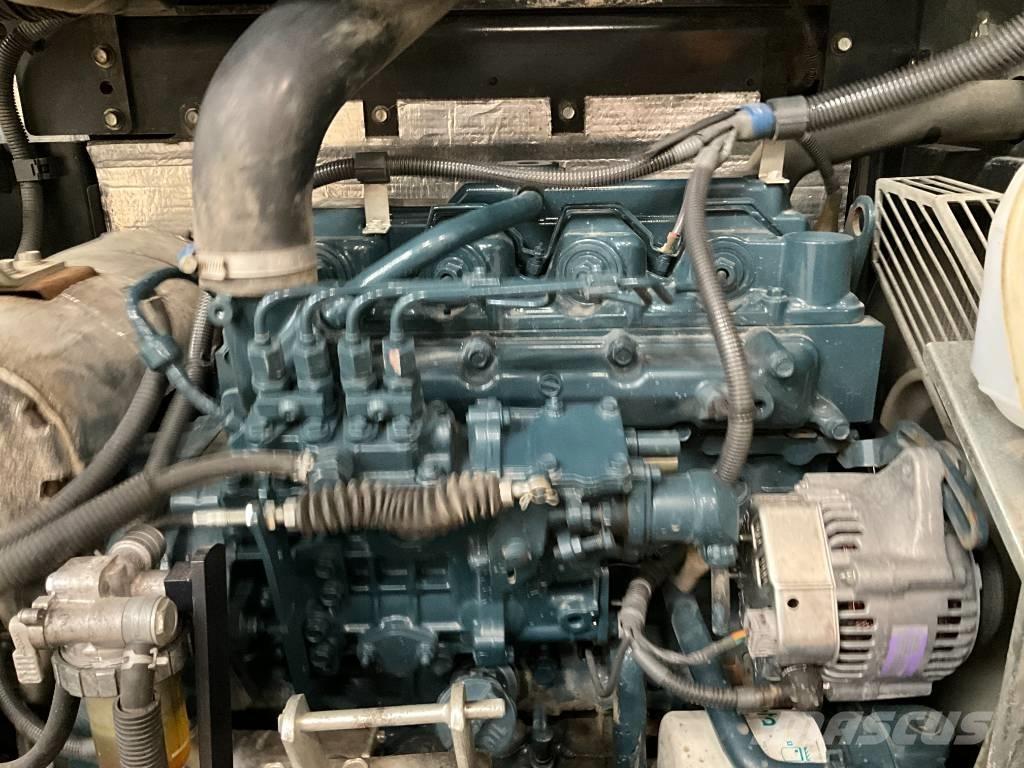 Kubota R 082 Фронтальные погрузчики