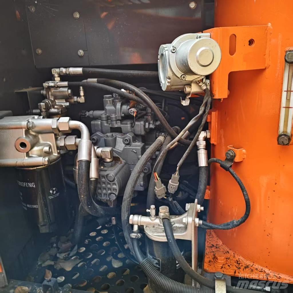 Hitachi ZX 120 Гусеничные экскаваторы