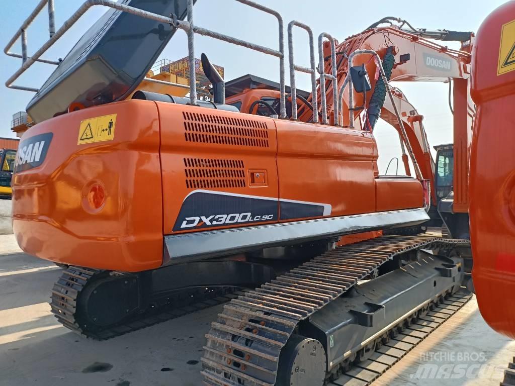 Doosan DX300-9 Гусеничные экскаваторы