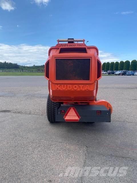 Kubota SWT37 Коммунальные тракторы