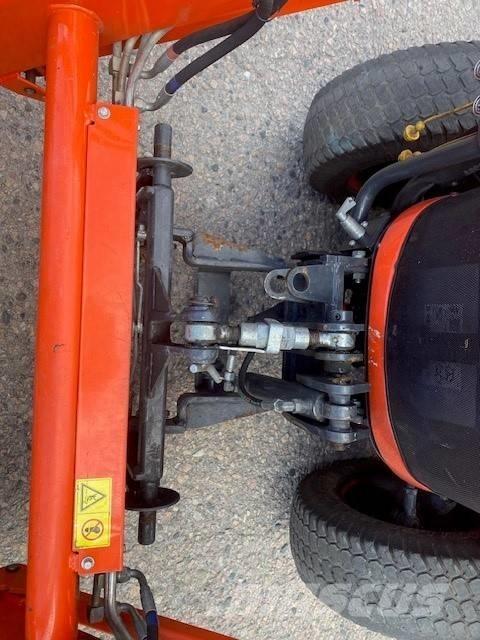Kubota SWT37 Коммунальные тракторы