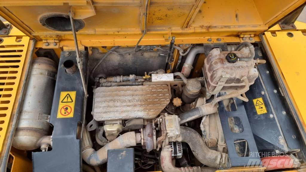 JCB JS 220 LC Гусеничные экскаваторы