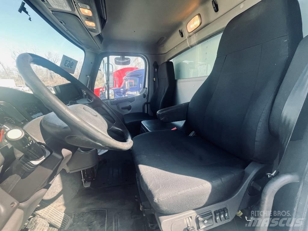 Freightliner M 106 Грузовики-Фургоны