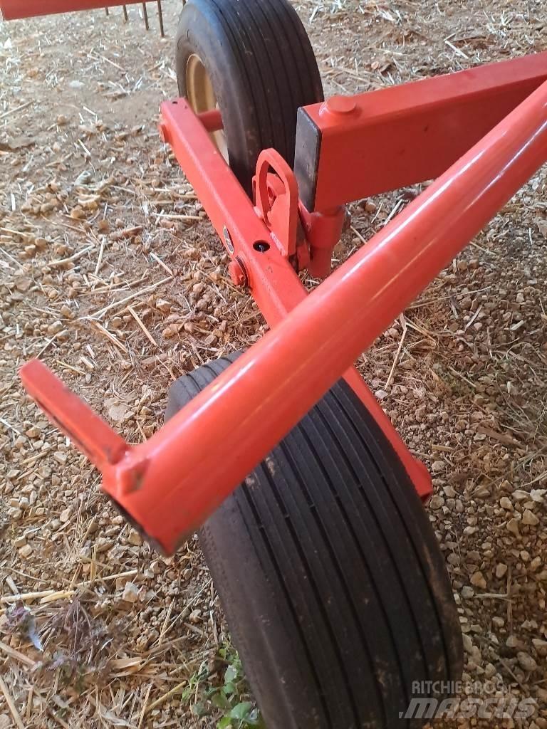 Kuhn GA4321 Рядковые косилки