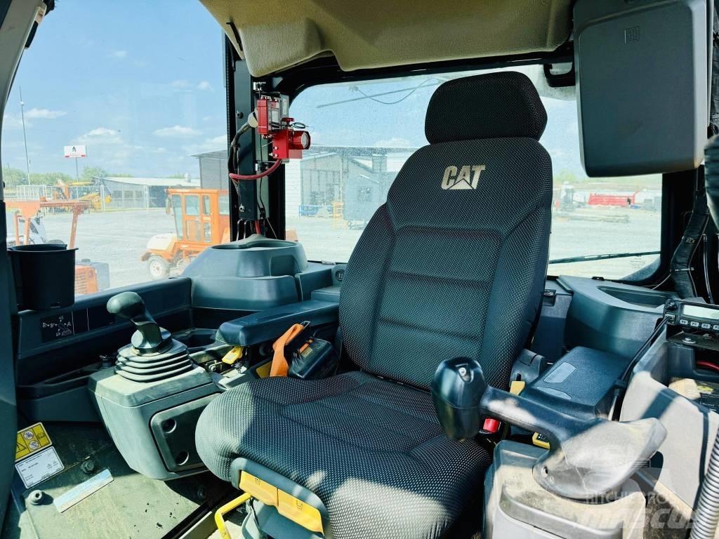 CAT D 7 Гусеничные бульдозеры