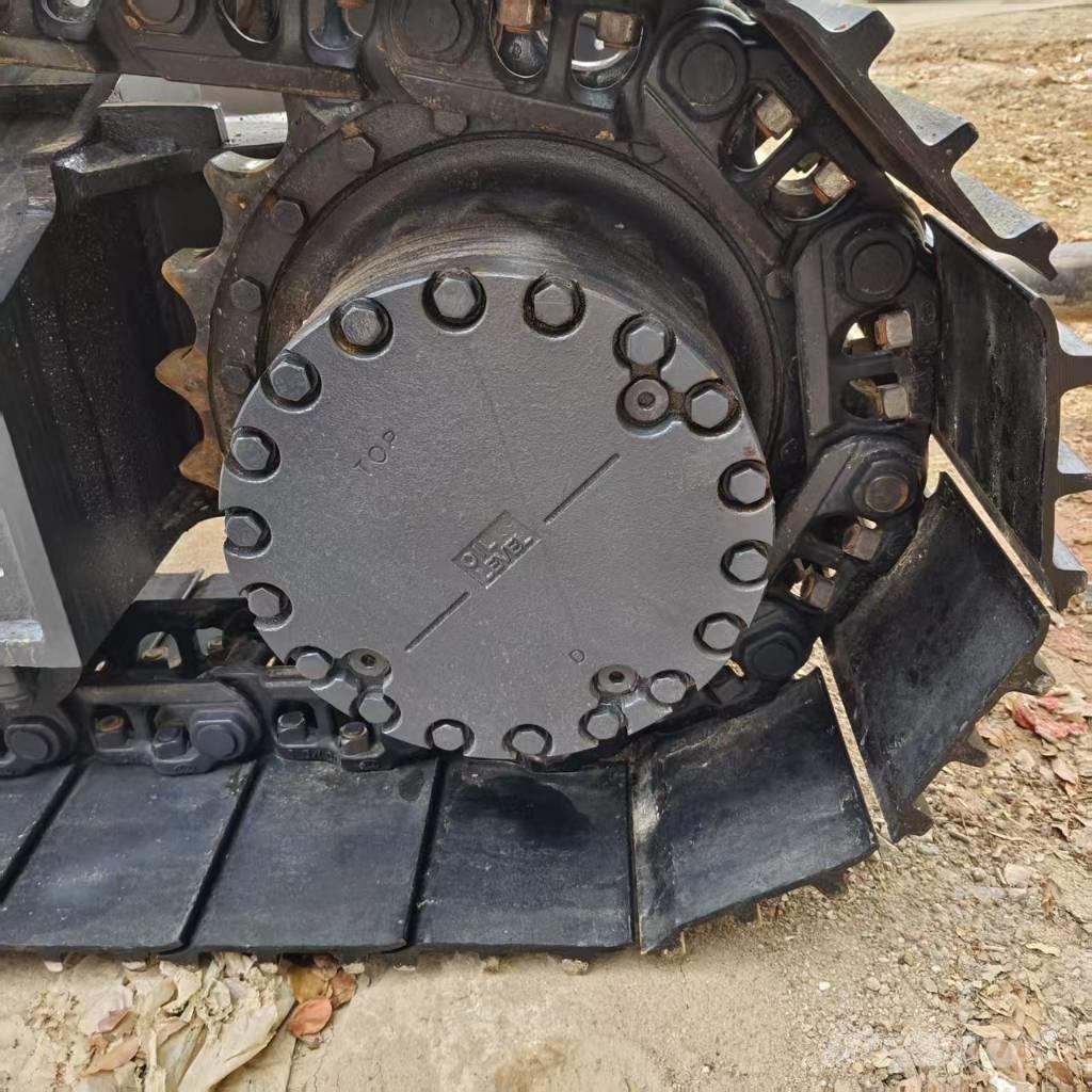 Komatsu PC 200-8 Гусеничные экскаваторы