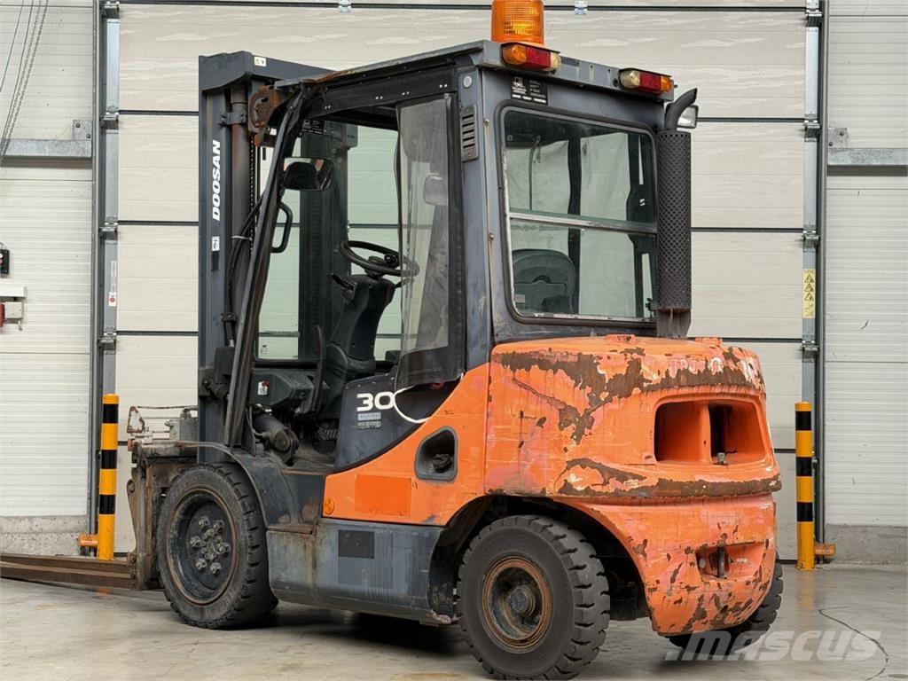 Doosan D30S-5 Дизельные погрузчики