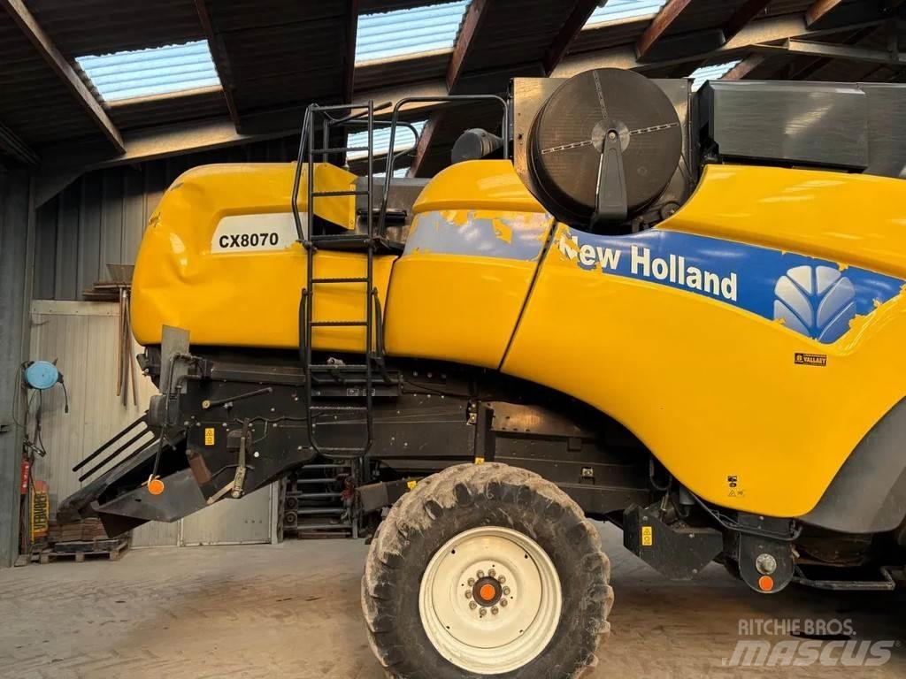 New Holland CX8070 Зерноуборочные комбайны