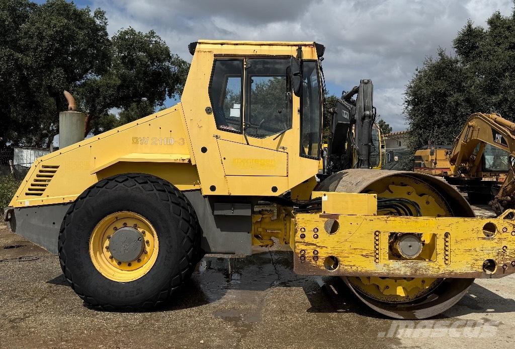 Bomag BW 211 D-3 Катки тротуарные