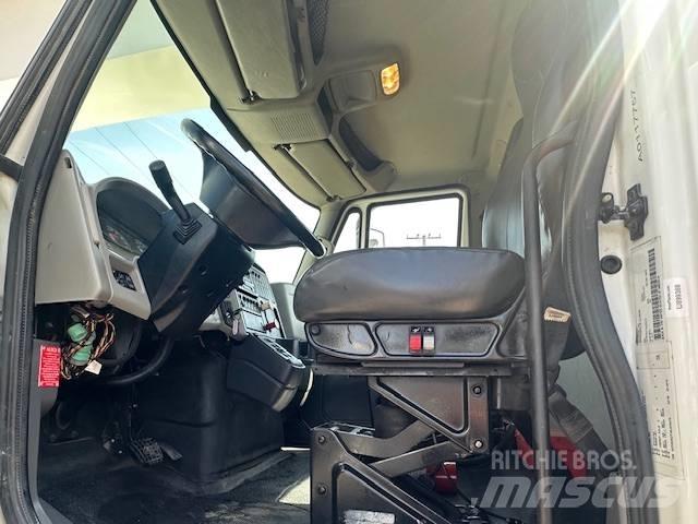 International 7400 Специальные грузовики