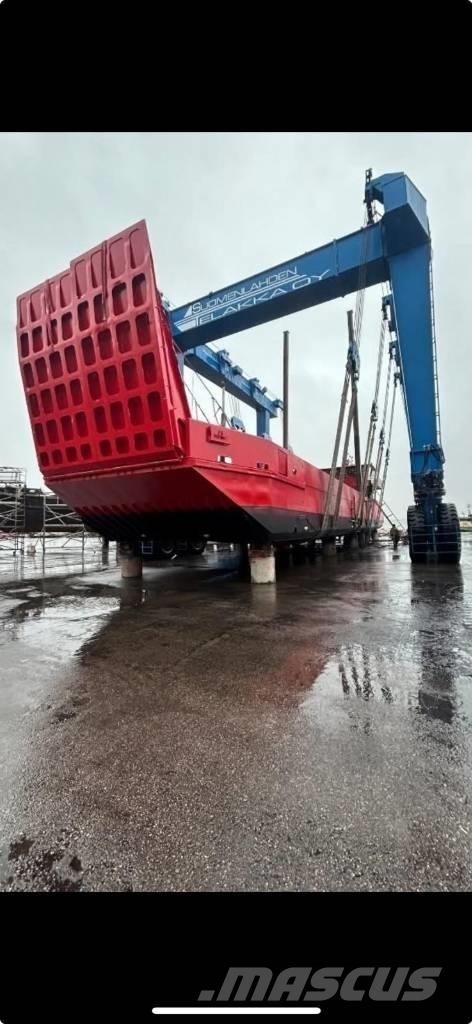  Cargo Ship Ganador Земснаряды / баржи