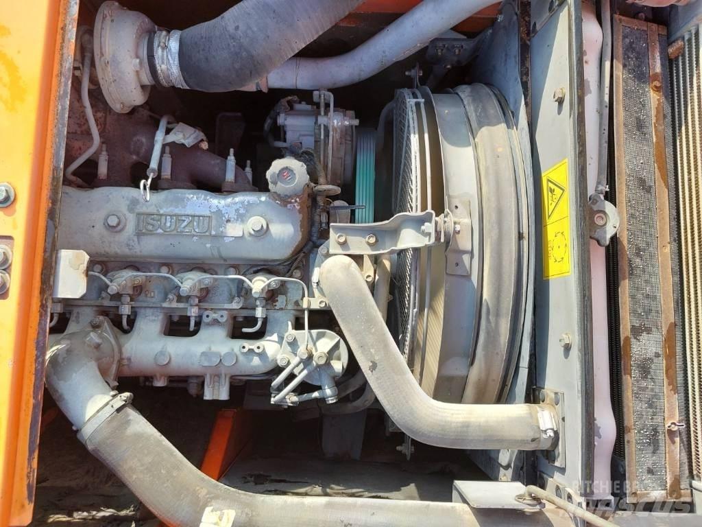 Hitachi ZX225USRLC Гусеничные экскаваторы