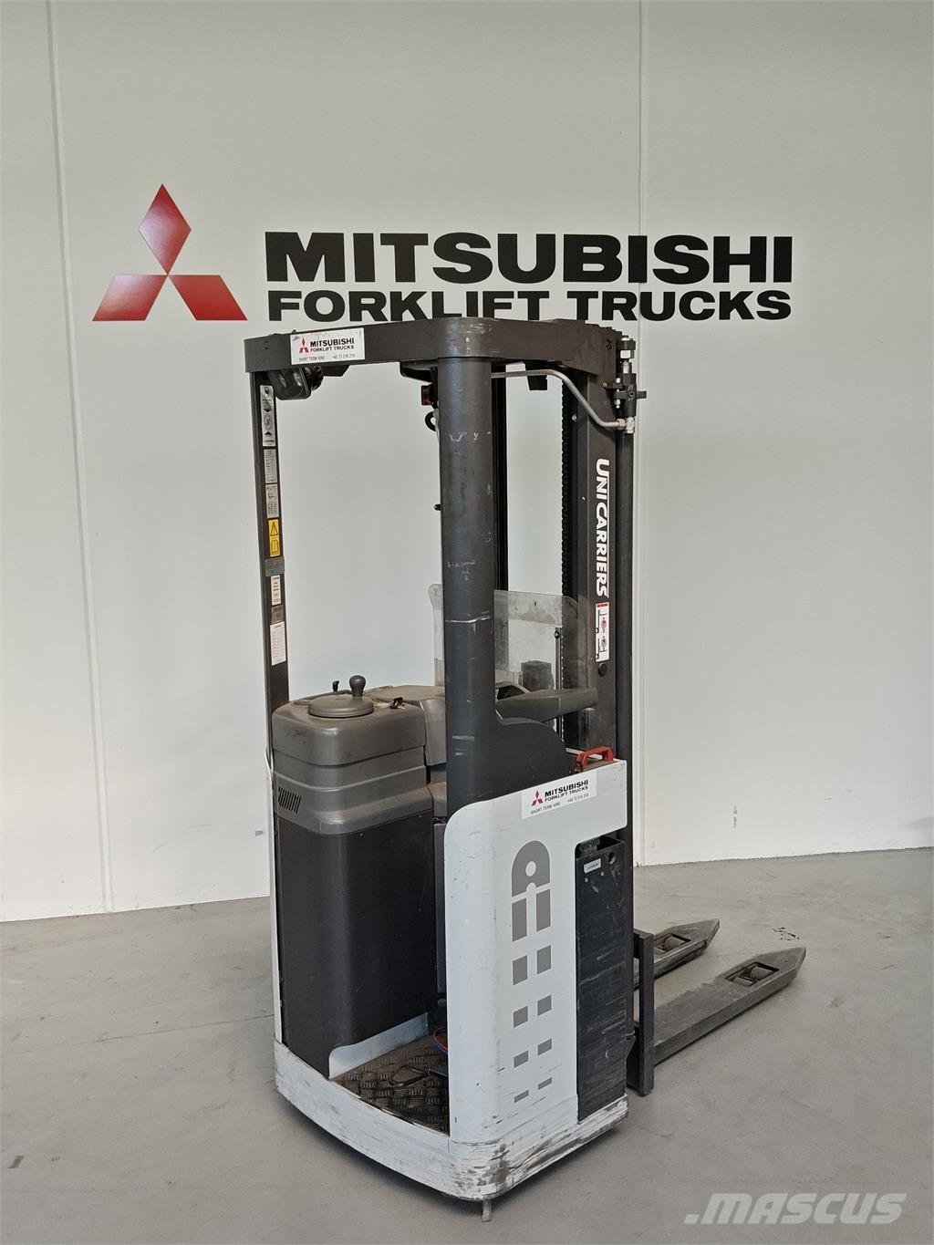 Atlet AJN160 Самоходные электроштабелёры