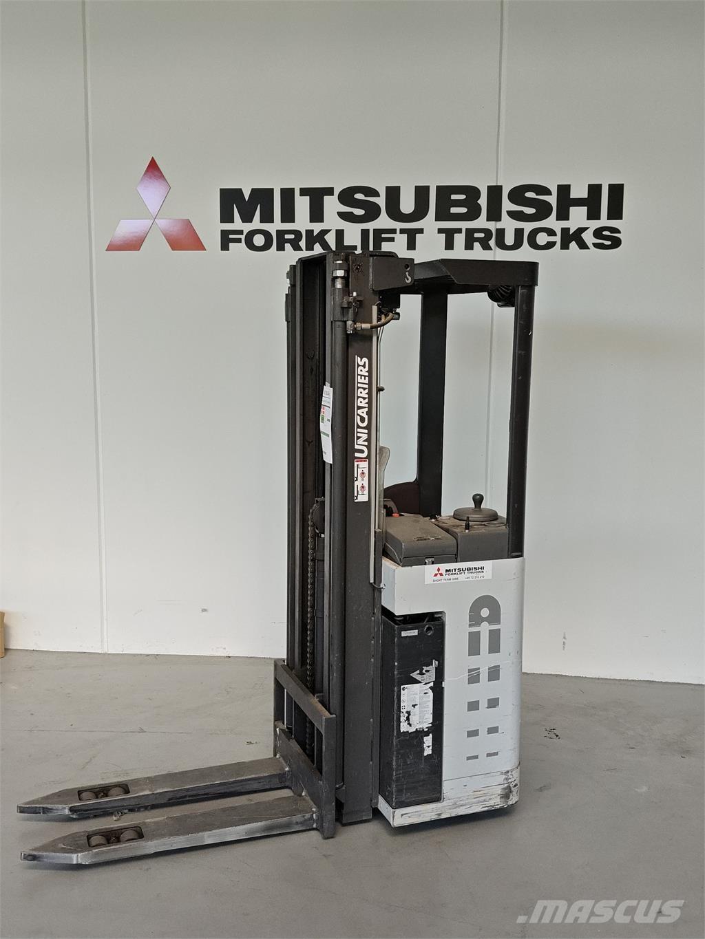 Atlet AJN160 Самоходные электроштабелёры