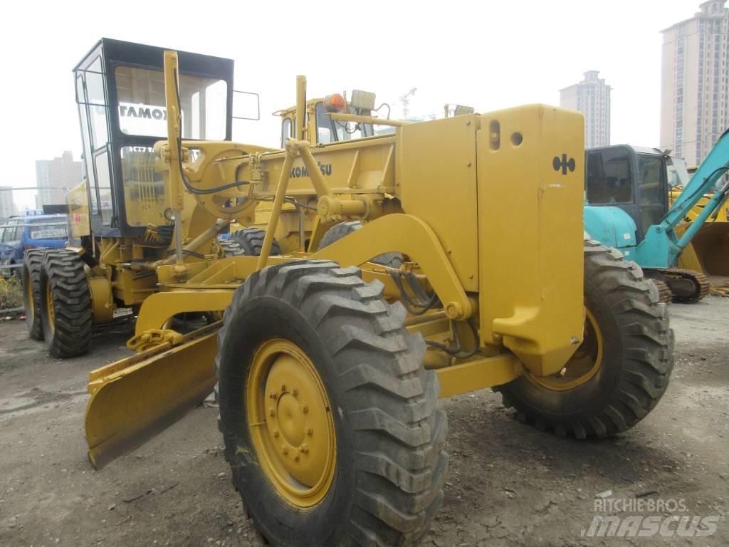 Komatsu GD 623 Грейдеры