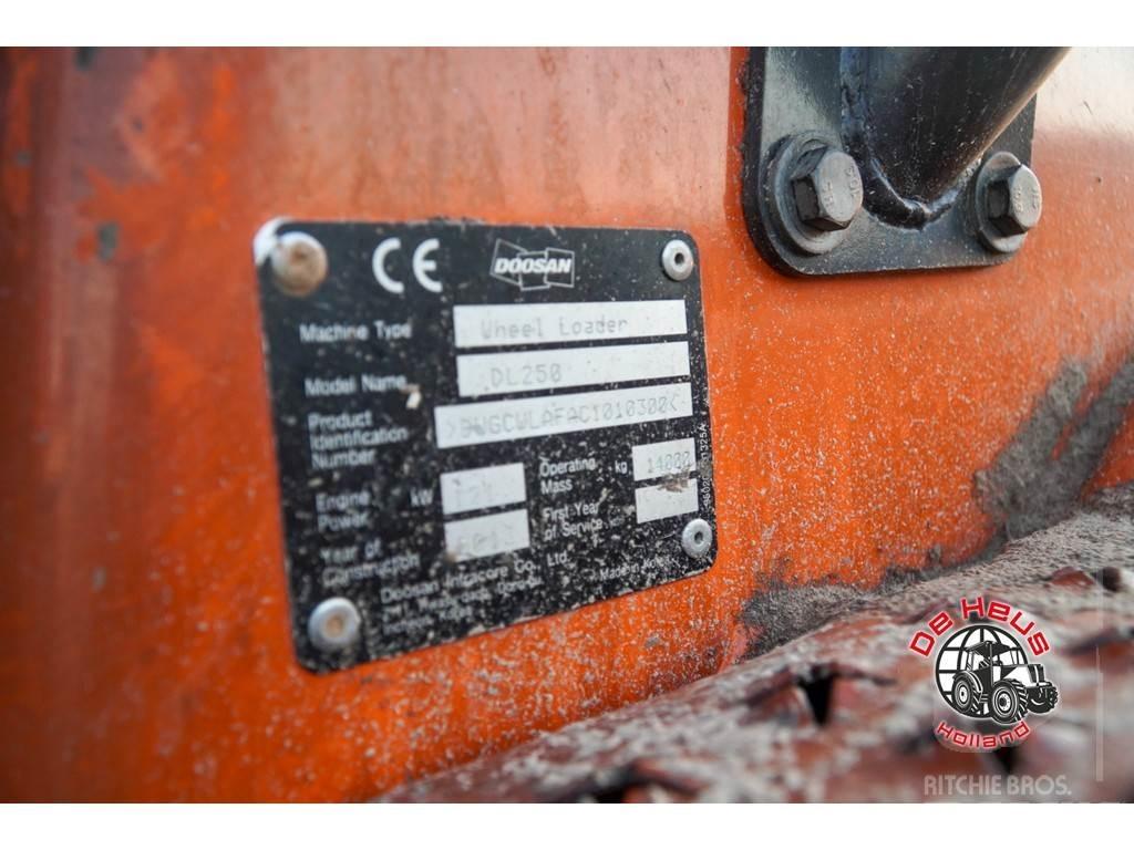 Doosan DL250 Фронтальные погрузчики