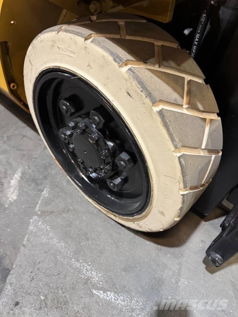 CAT FGC25N Другие складские механизмы