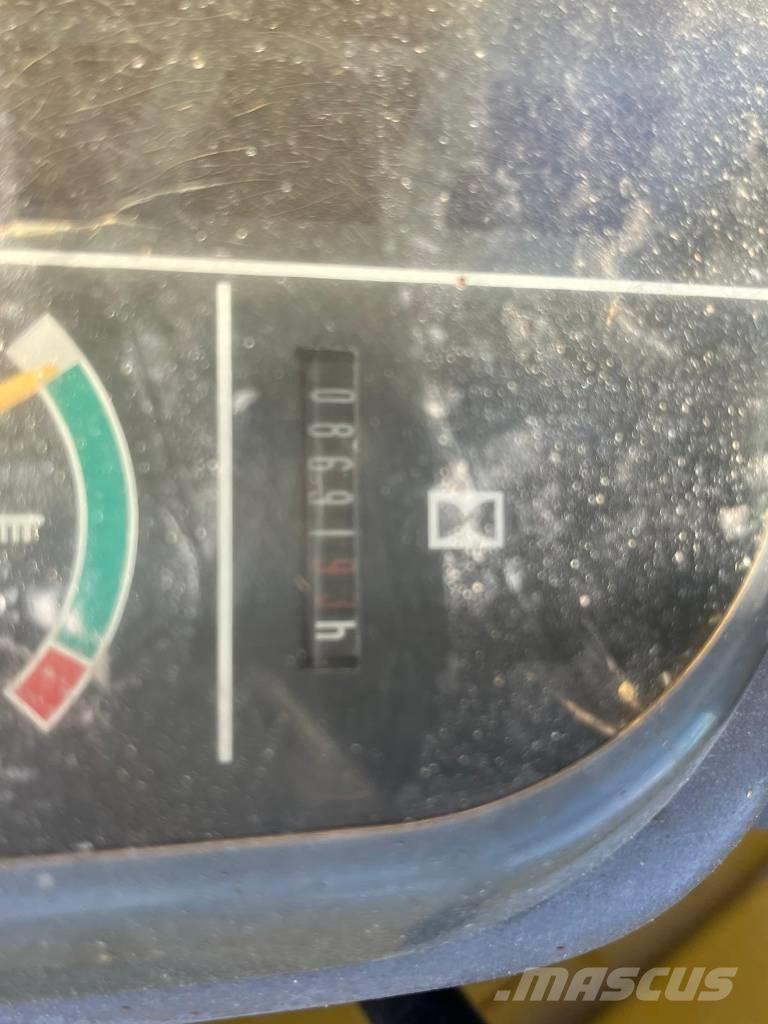 Komatsu PC 27 Мини-экскаваторы