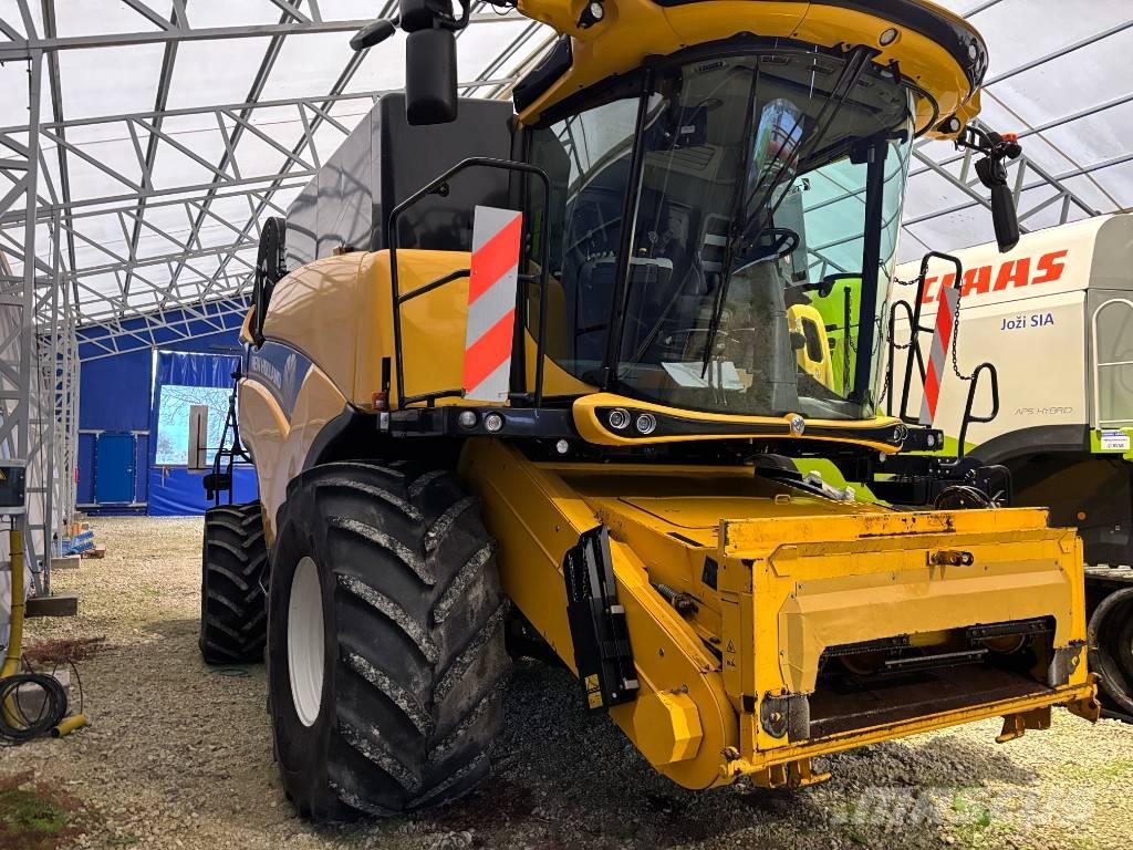 New Holland CX 8.90 Зерноуборочные комбайны