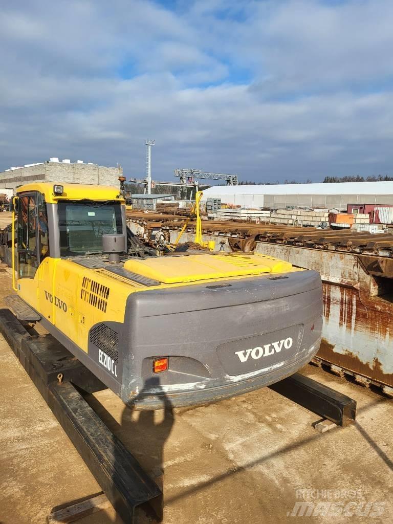 Volvo 210CLR Экскаваторы-амфибии