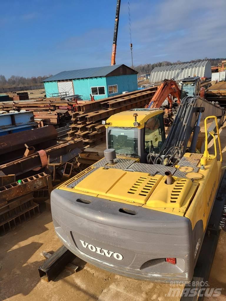 Volvo 210CLR Экскаваторы-амфибии