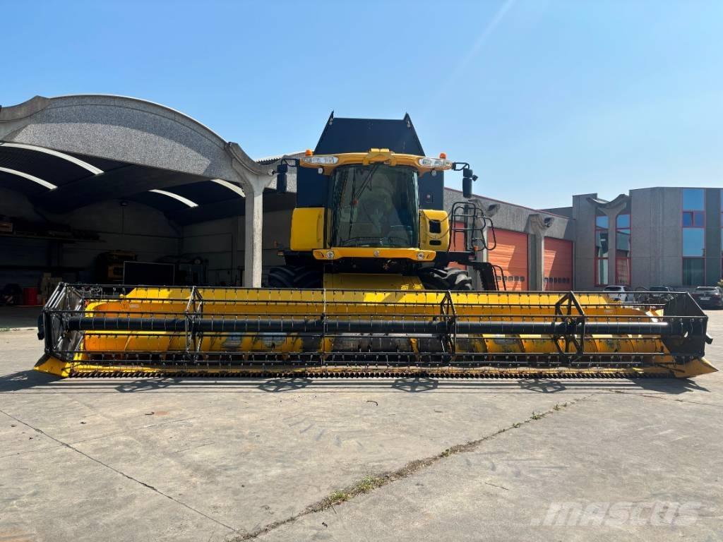 New Holland CR 9090 Зерноуборочные комбайны