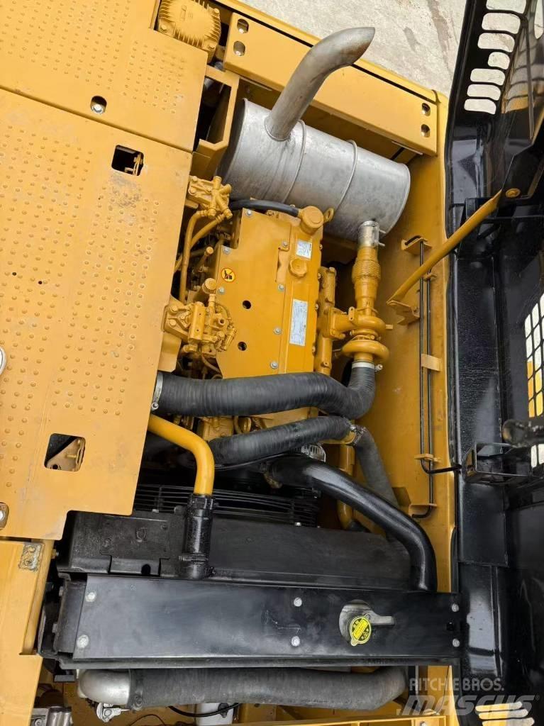 CAT 320 D Гусеничные экскаваторы