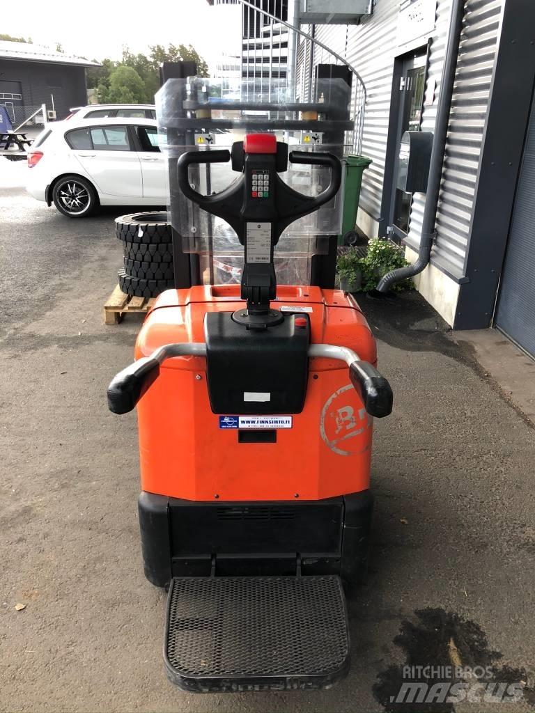BT SPE 125 Самоходные электроштабелёры
