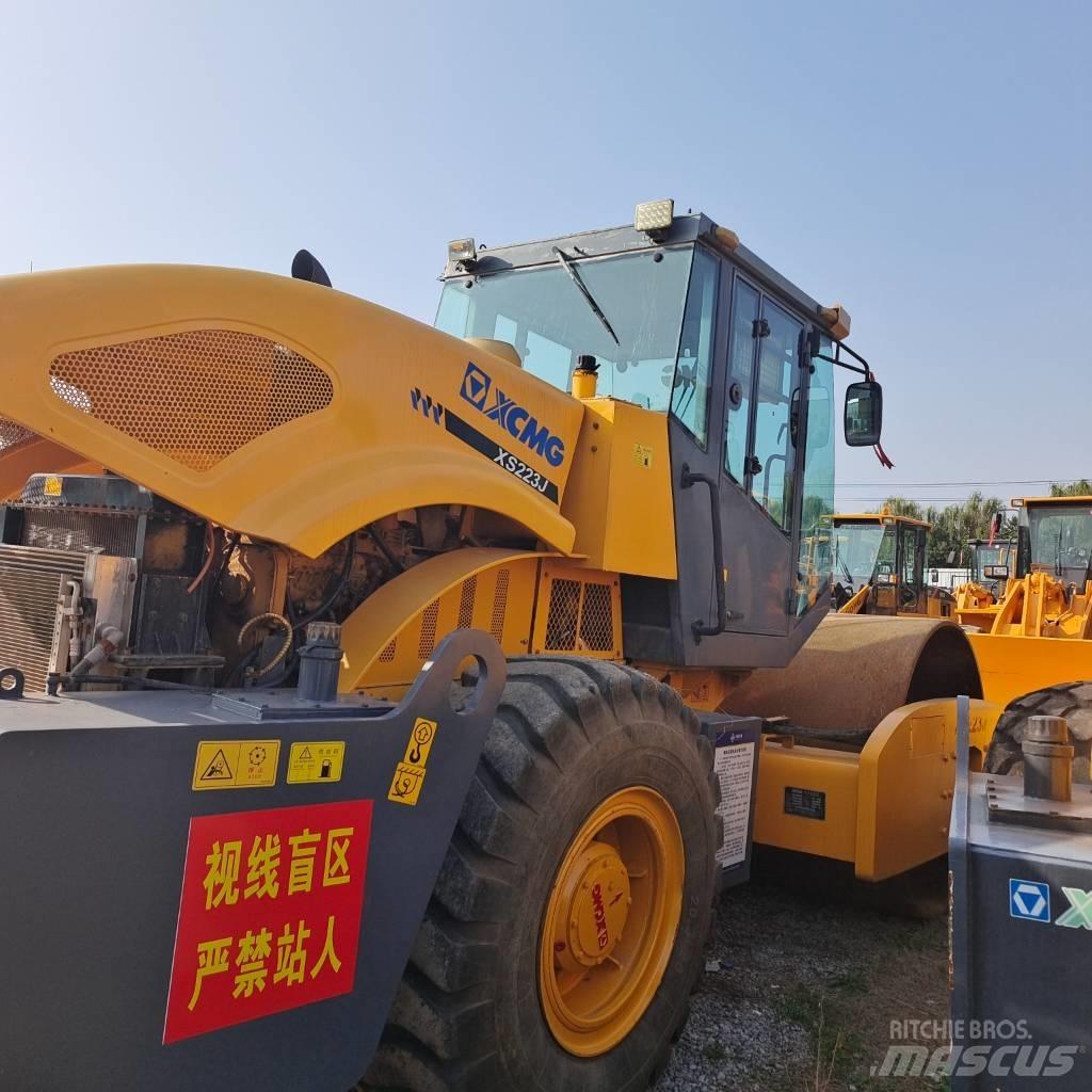 XCMG XS 223 J Грунтовые катки