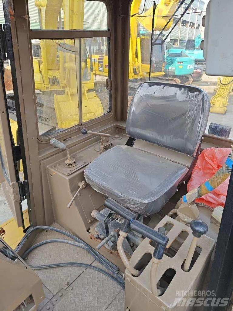 CAT D 6 G Гусеничные бульдозеры