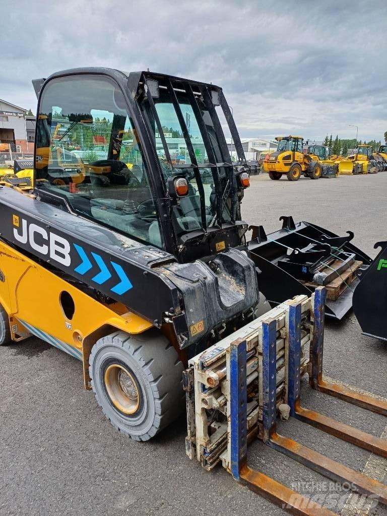 JCB Teletrukki Электропогрузчики