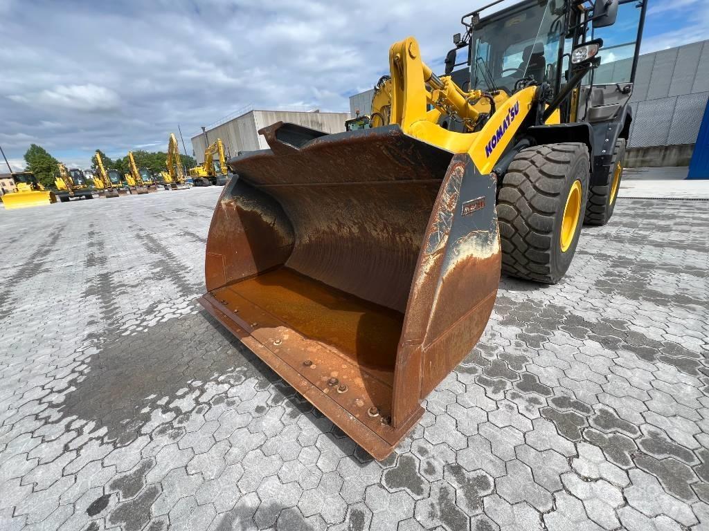 Komatsu WA320-7 Фронтальные погрузчики