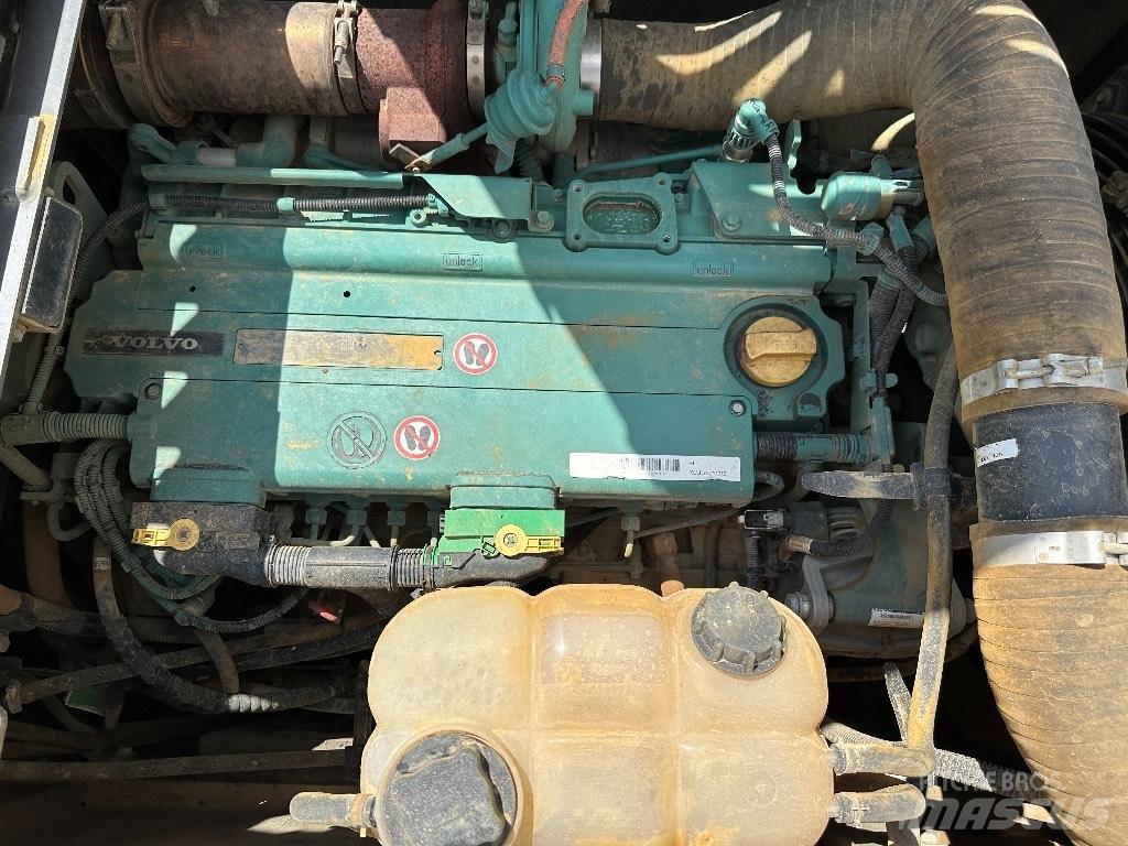 Volvo EC 220 E L Гусеничные экскаваторы