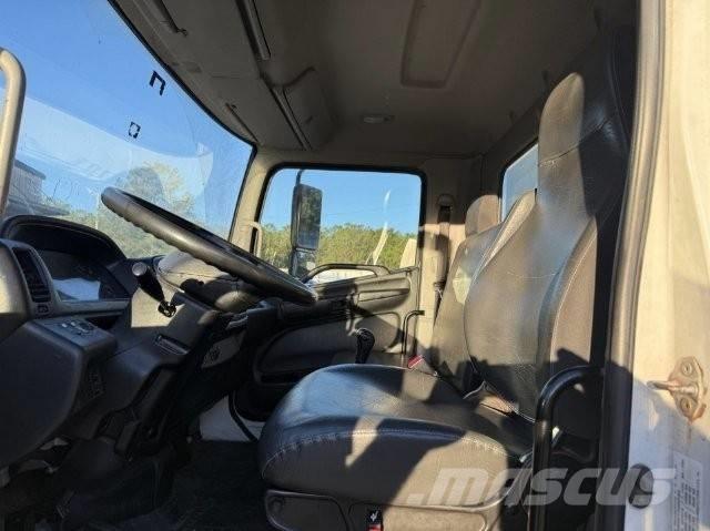 Hino 338 Грузовики для доставки напитков