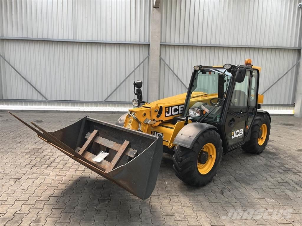 JCB 525-60 Hi Viz Сельскохозяйственные телескопические погрузчики
