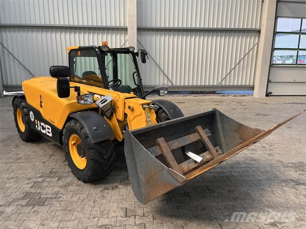 JCB 525-60 Hi Viz Сельскохозяйственные телескопические погрузчики