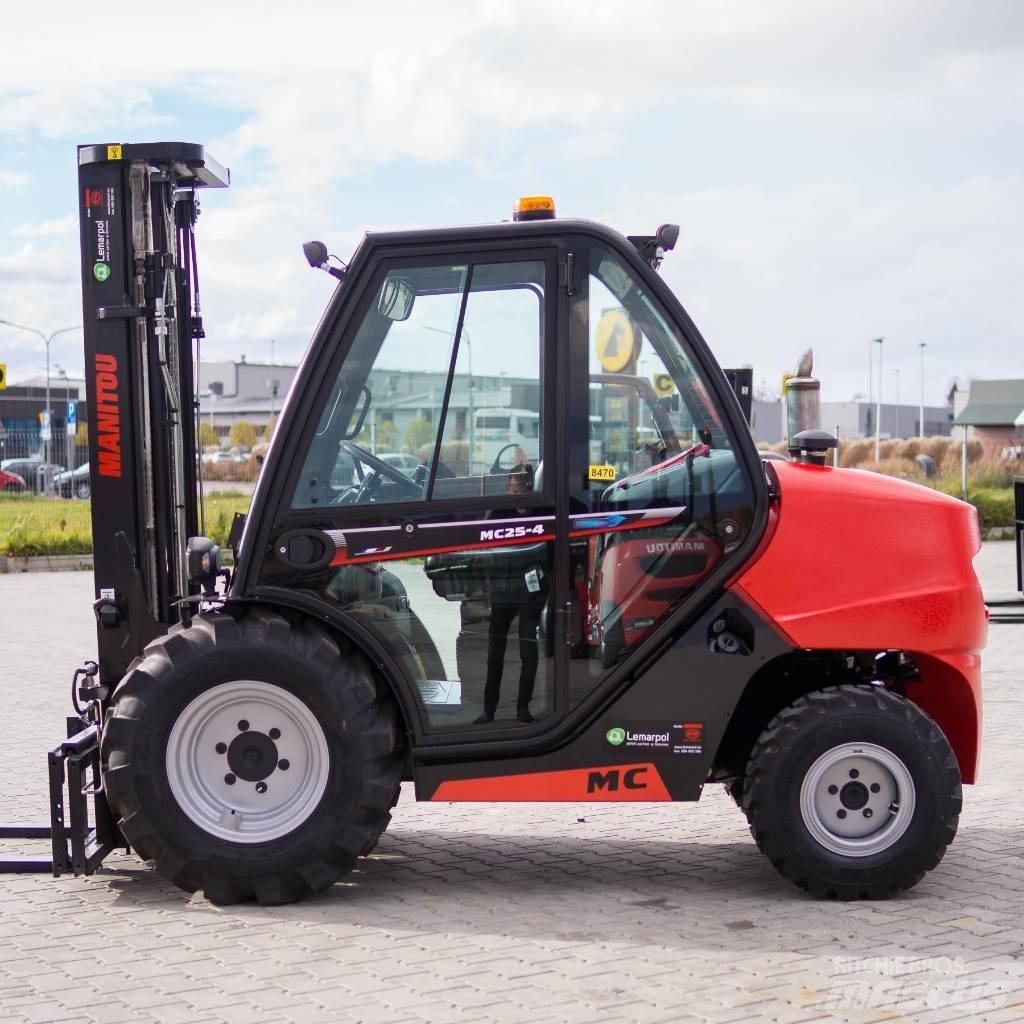 Manitou MC25 Внедорожные погрузчики