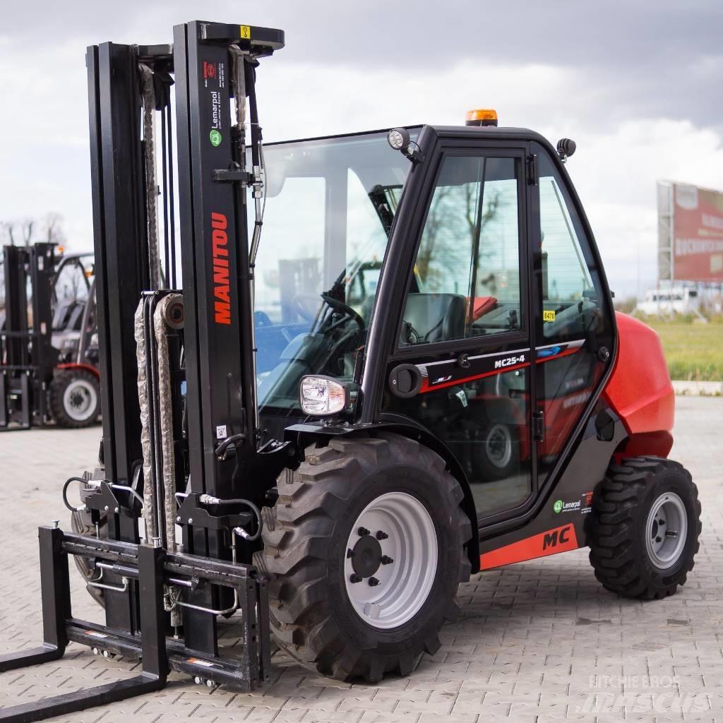 Manitou MC25 Внедорожные погрузчики