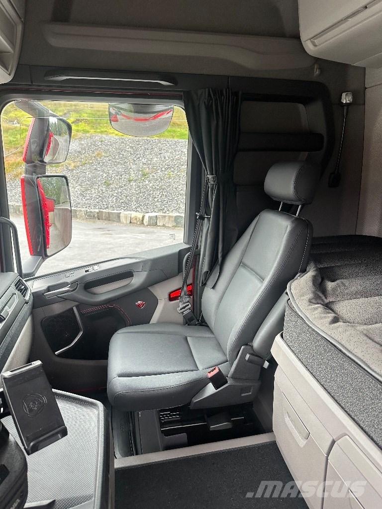 Scania R 590 Грузовики-Щеповозы