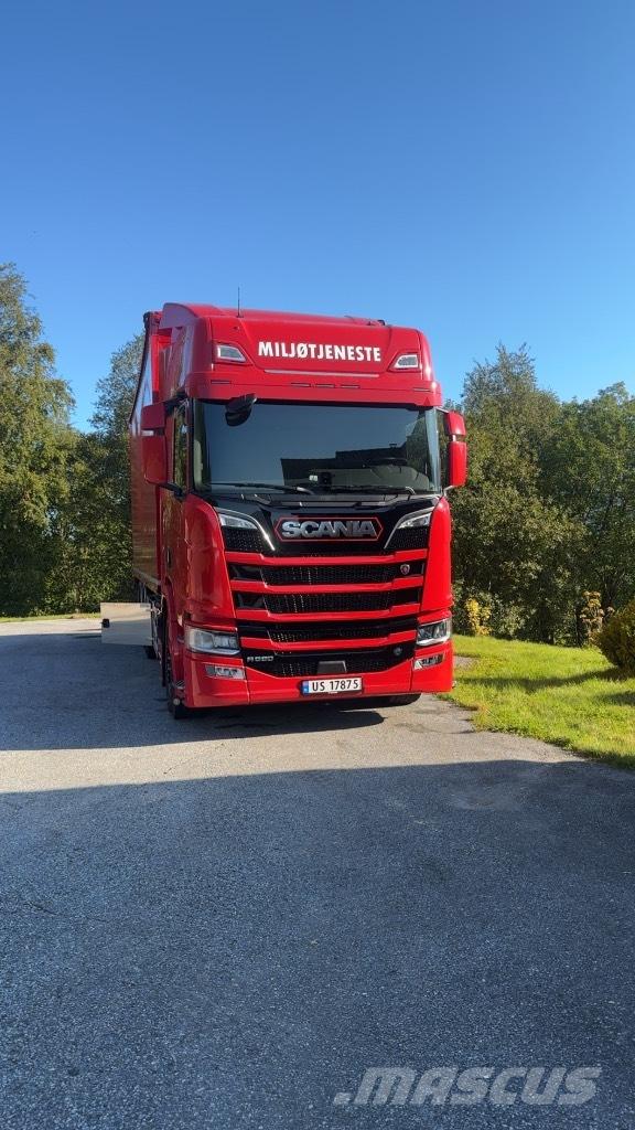 Scania R 590 Грузовики-Щеповозы