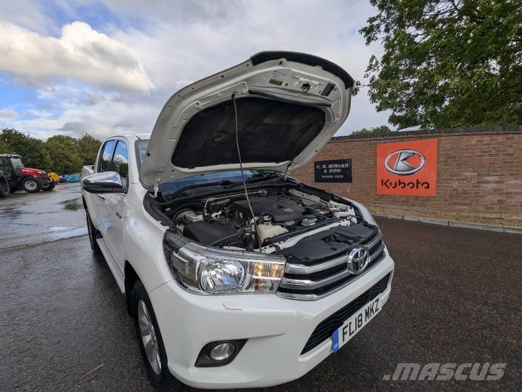 Toyota Hilux Бортовые фургоны