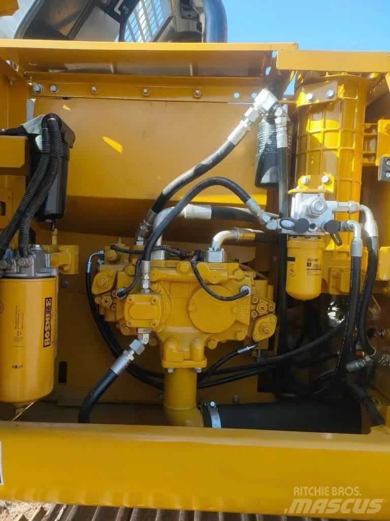CAT 320D2L Гусеничные экскаваторы
